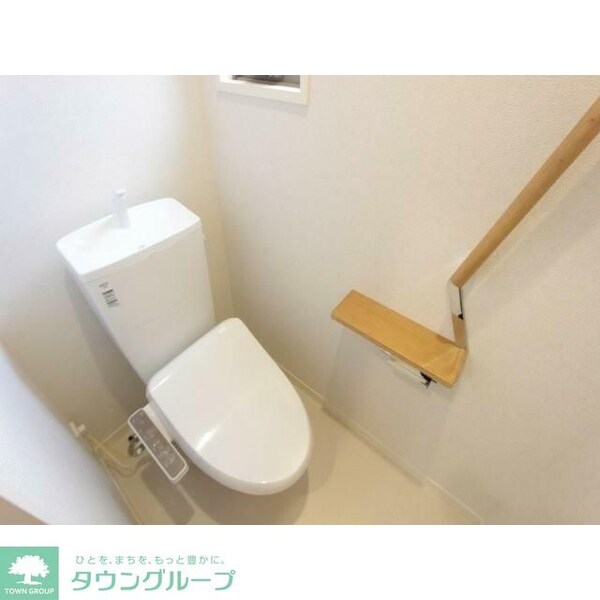 トイレ(温水洗浄便座付き。洗浄だけでなく、感染症を防止して健康を守…)