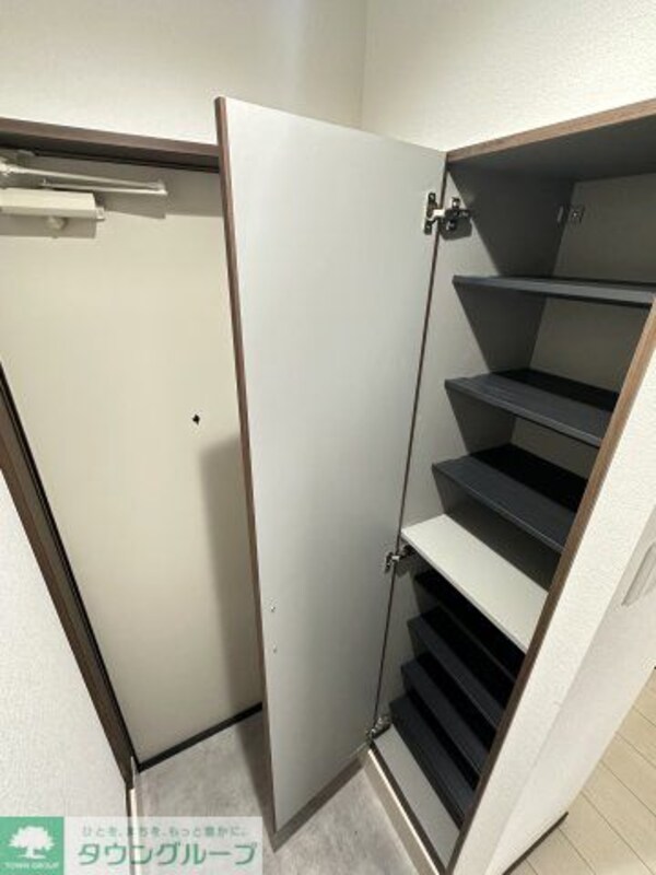 玄関(同施工写真)