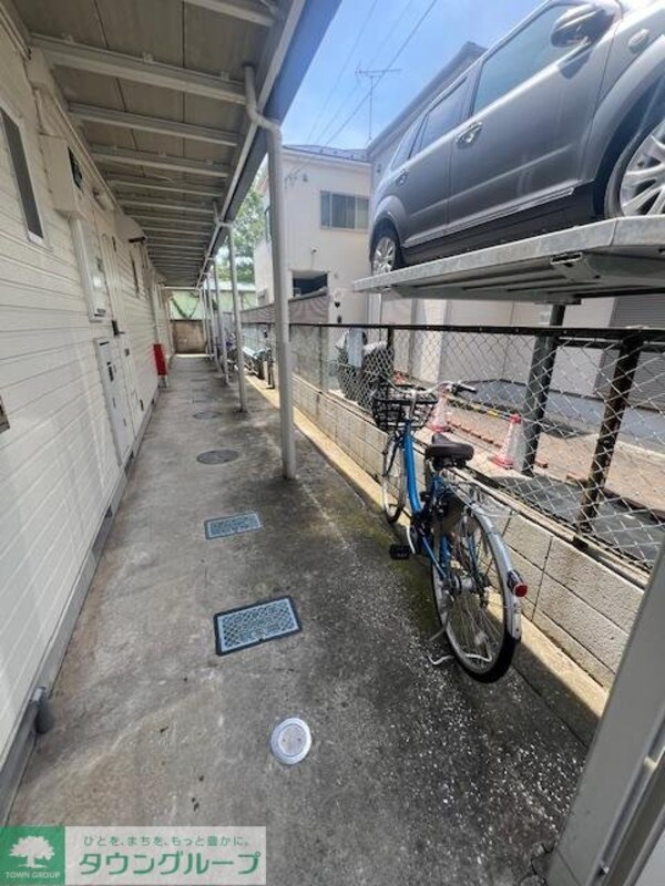 エントランス(駐車場)