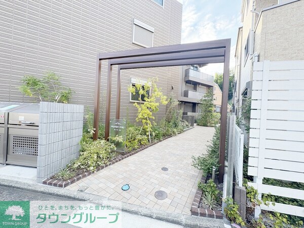 エントランス(庭)