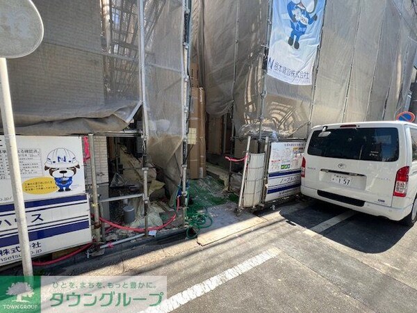 エントランス(駐車場)
