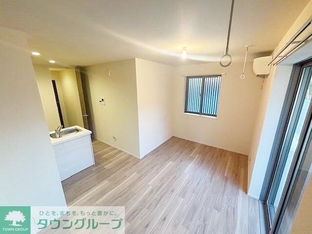 物件内観写真2　(エントランス)