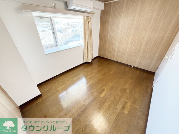 寝室(★玄関手前の洋室寝室でどうぞ★)