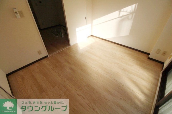 リビング・居室(※別部屋参考写真です)