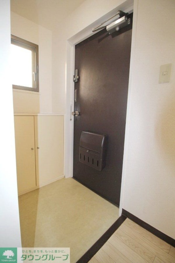 玄関(※別部屋参考写真です)