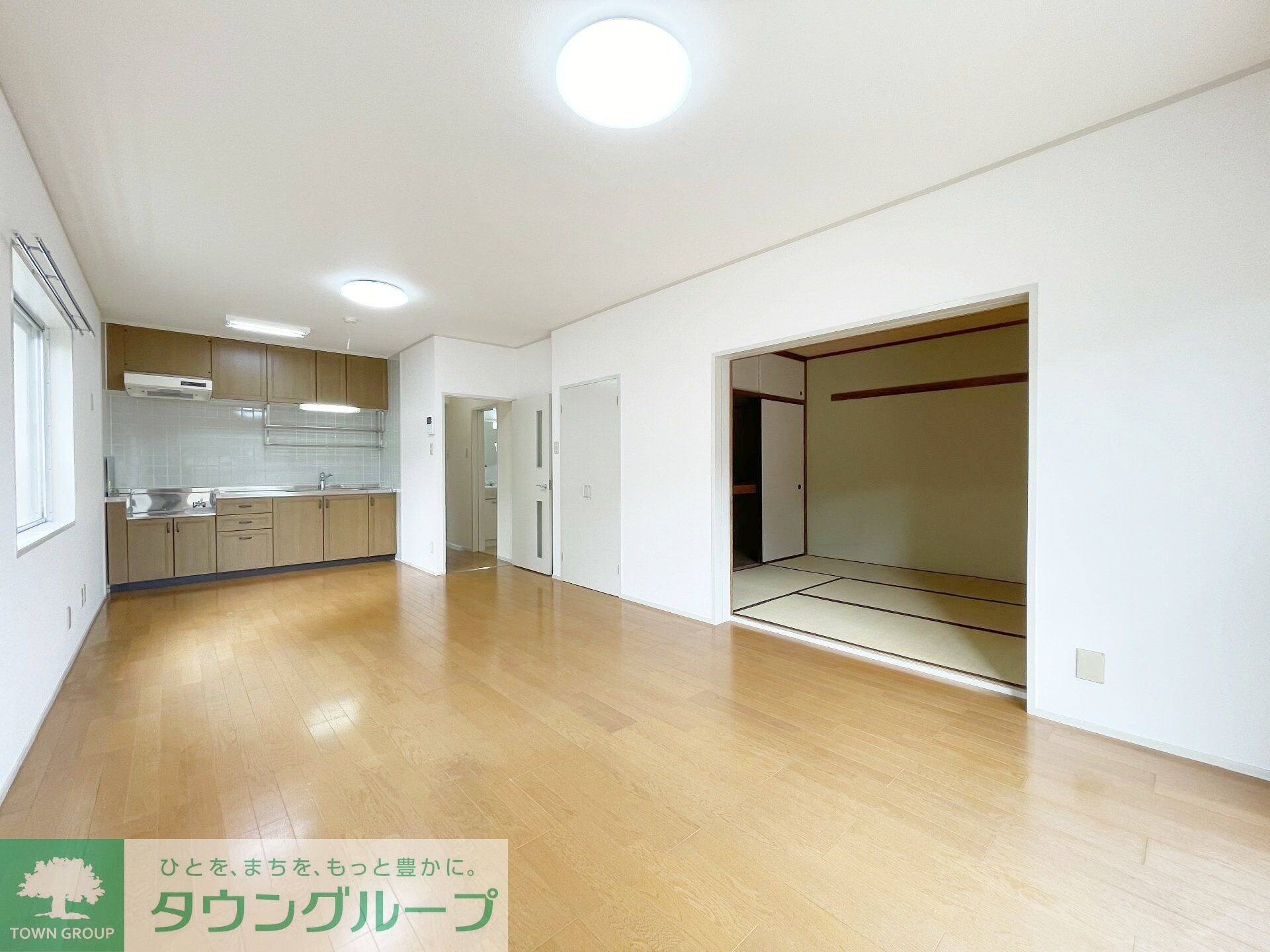 物件内観写真2　(リビング/居室)