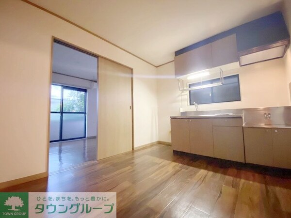 リビング・居室(※別部屋参考写真です)