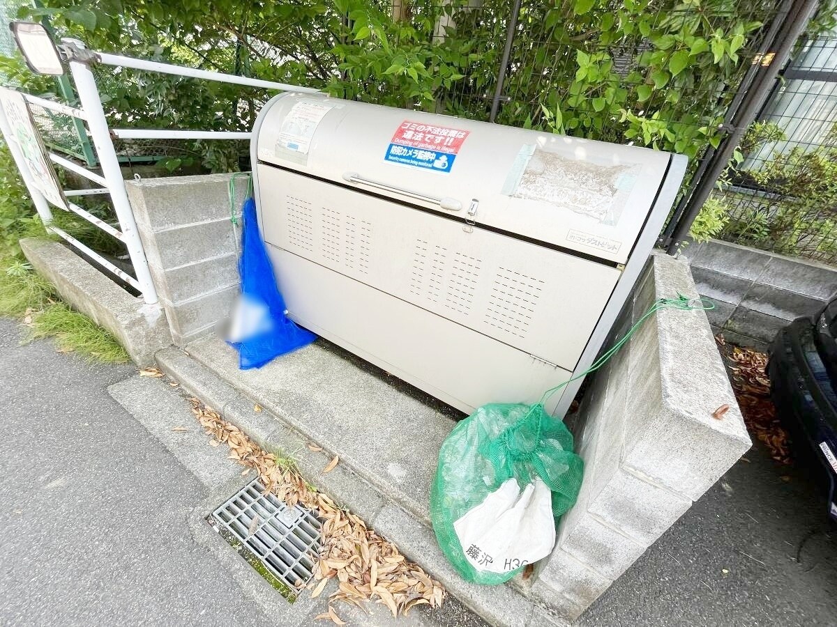 物件内観写真16　(ゴミ置き場)