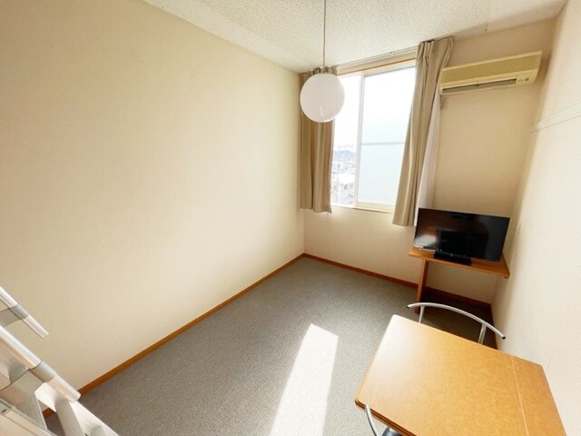 物件内観写真3　(寝室)