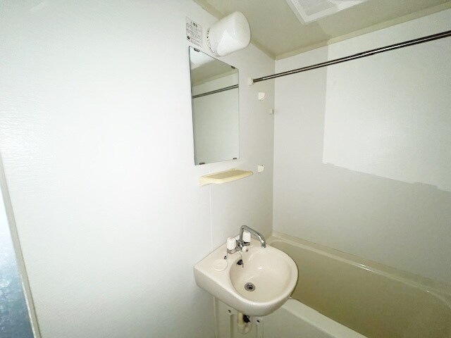 物件内観写真7　(洗面)