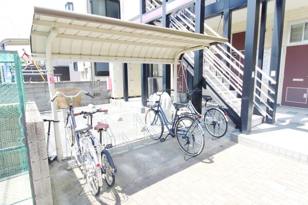 共有部分(自転車置き場)