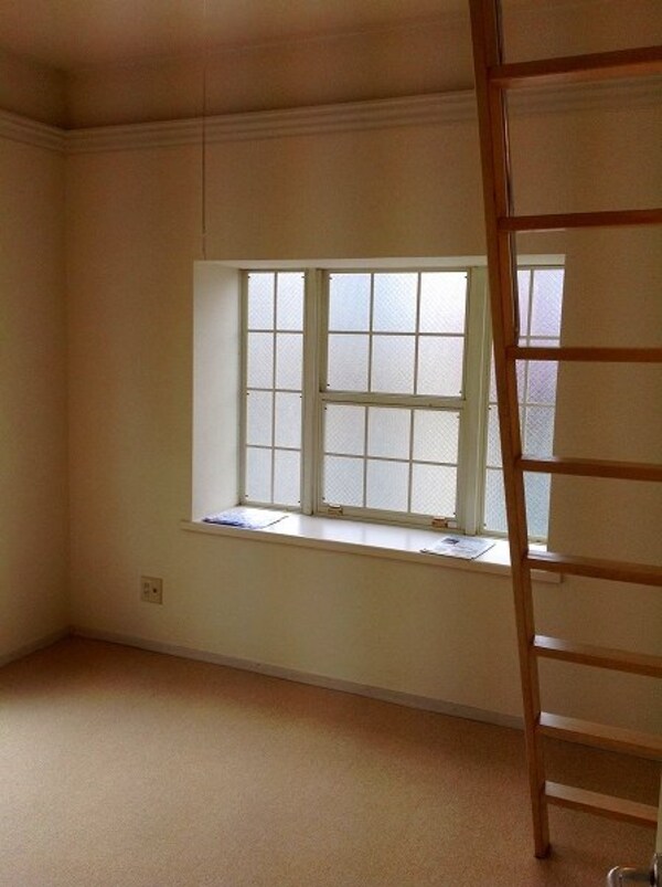 リビング・居室(部屋によって間取り、家具家電の有無が異なります)