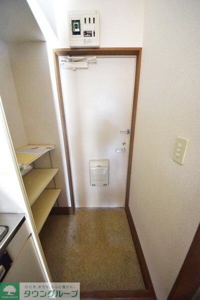 物件内観写真16　(玄関)