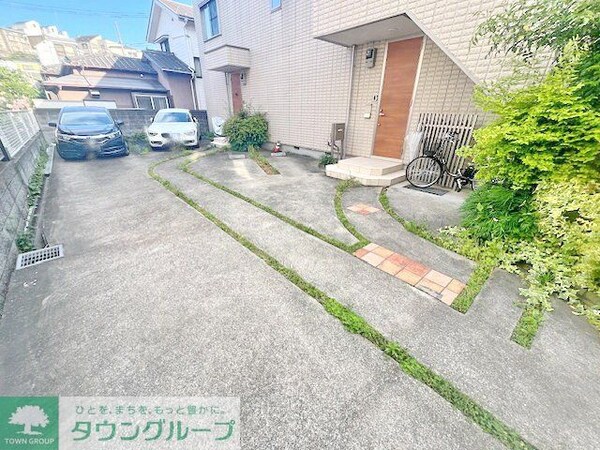 ロビー(庭)