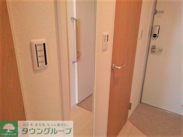 玄関(姿見です。)