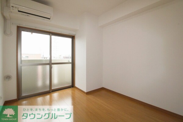 寝室(同シリーズ)