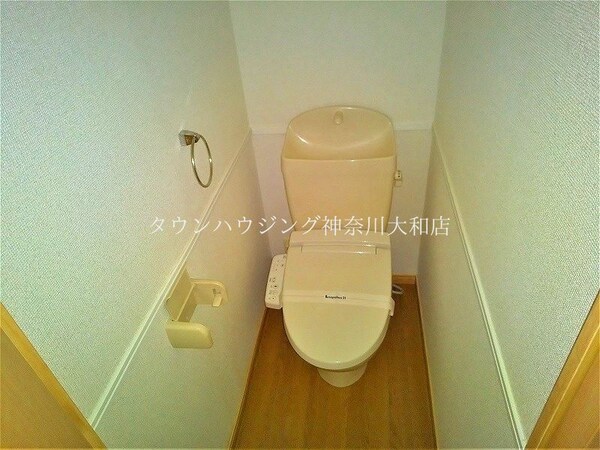 トイレ(同タイプ部屋の写真となり設備等は現況と異なる場合があります。)
