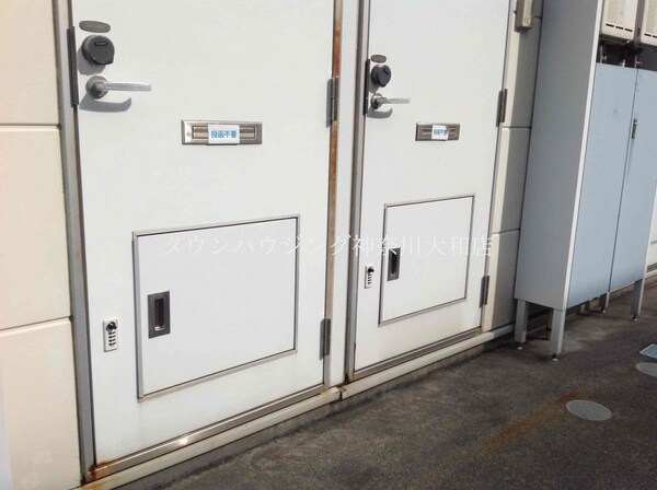 玄関(同タイプ部屋の写真となり設備等は現況と異なる場合があります。)