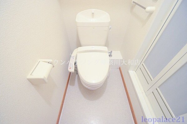 トイレ(※同じタイプのお部屋の写真です)