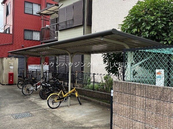 エントランス(駐輪場)