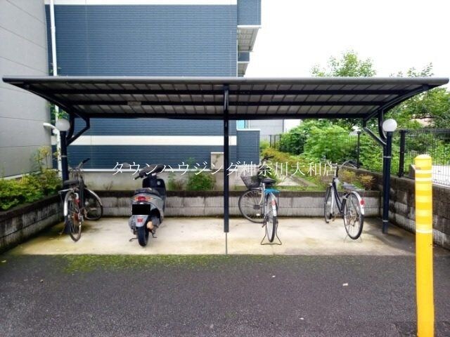 物件内観写真6　(駐輪場)