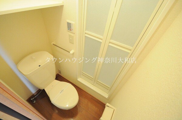 トイレ(同タイプ部屋の写真となり設備等は現況と異なる場合があります)