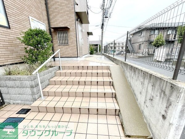 エントランス(庭)