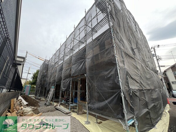 玄関(駐車場)