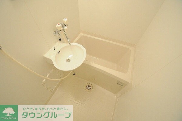 バス／シャワールーム等(同タイプ部屋の写真となり設備等は現況と異なる場合があります。)