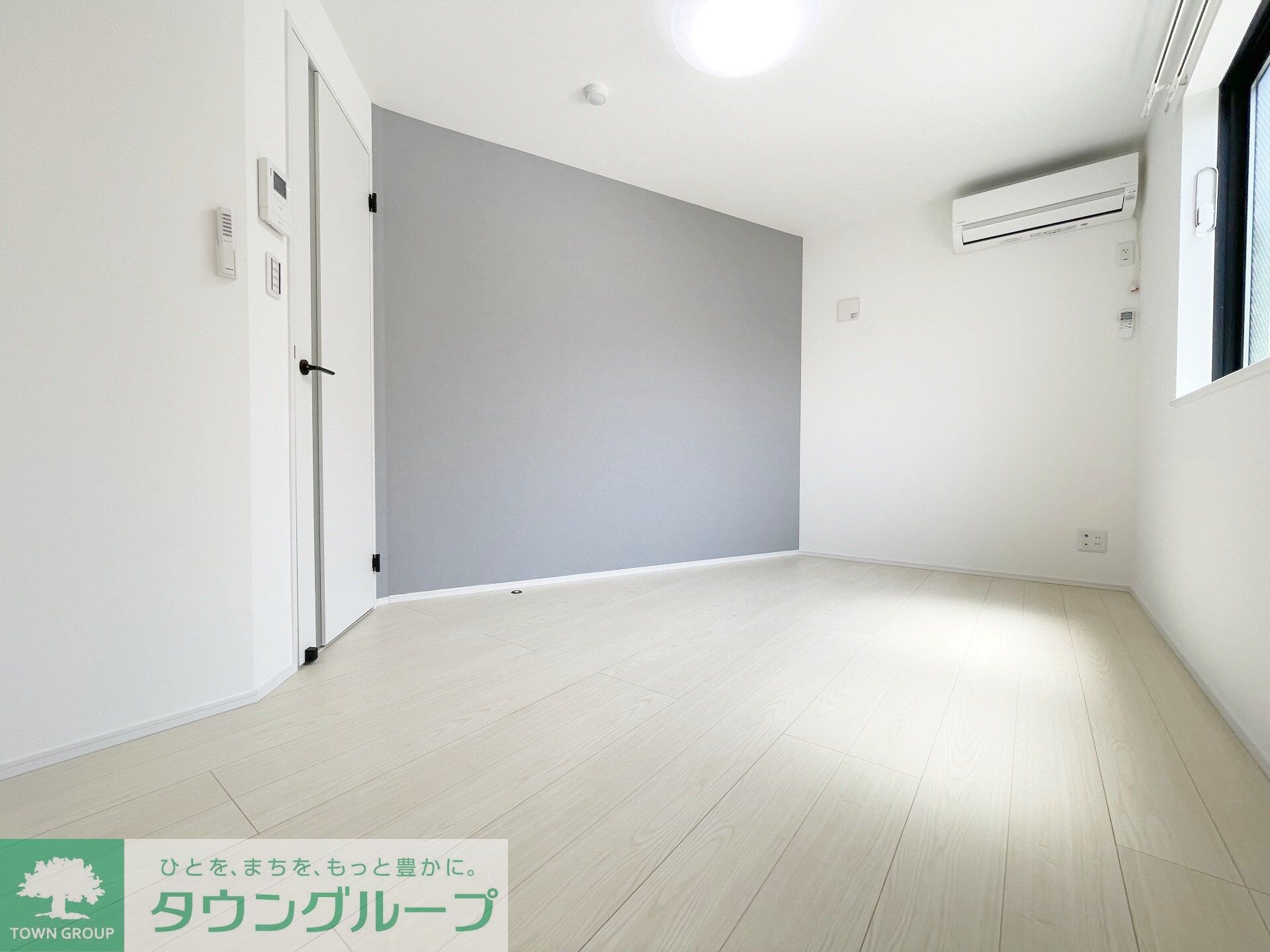 物件内観写真2　(リビング/居室)