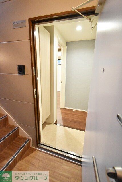 物件内観写真13　(玄関)