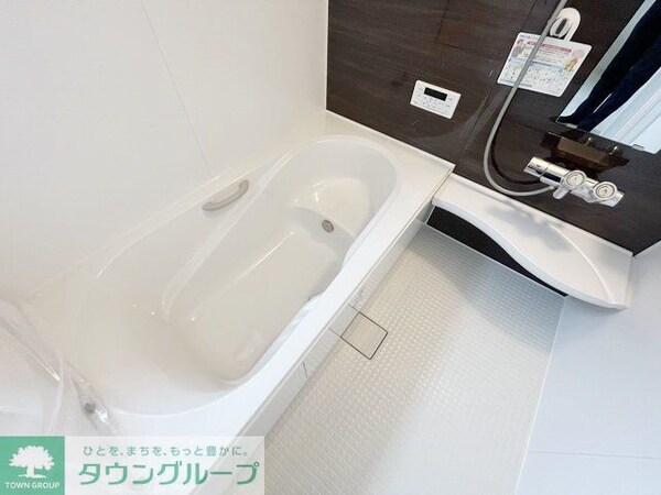 バス／シャワールーム等(足も伸ばすことが可能です)