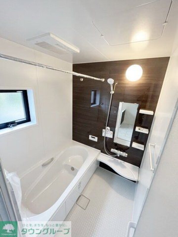 バス／シャワールーム等(窓もあり通風良好)