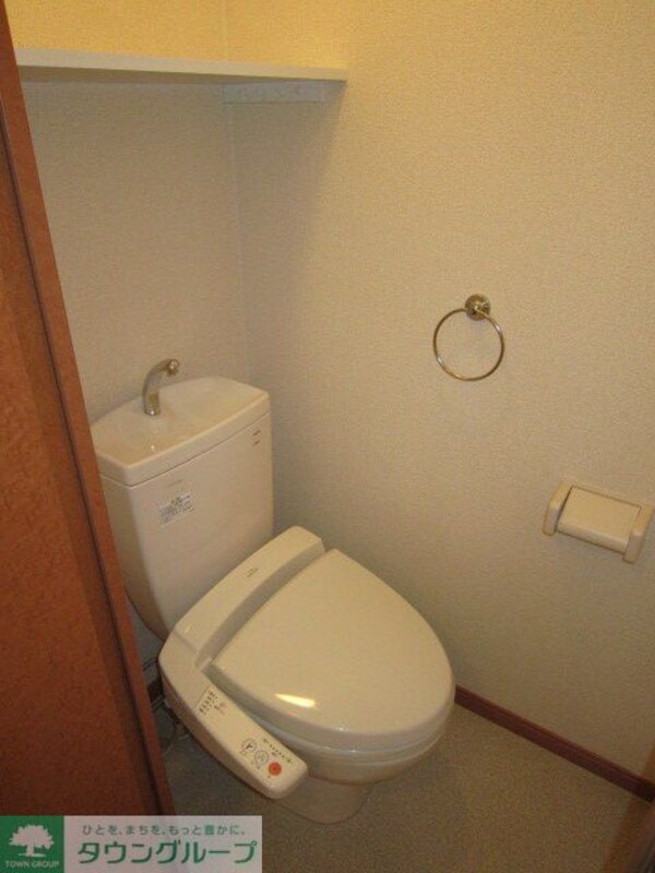 トイレ(温水洗浄便座有・収納棚有)