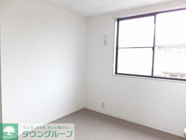 子供部屋(２階は居室が２部屋ございます。)