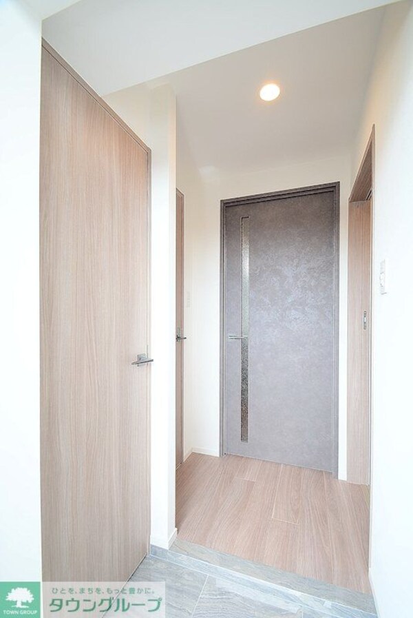 玄関(※カラータイプ異なります。)