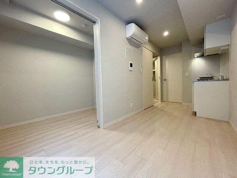 物件内観写真2　(リビング/居室)