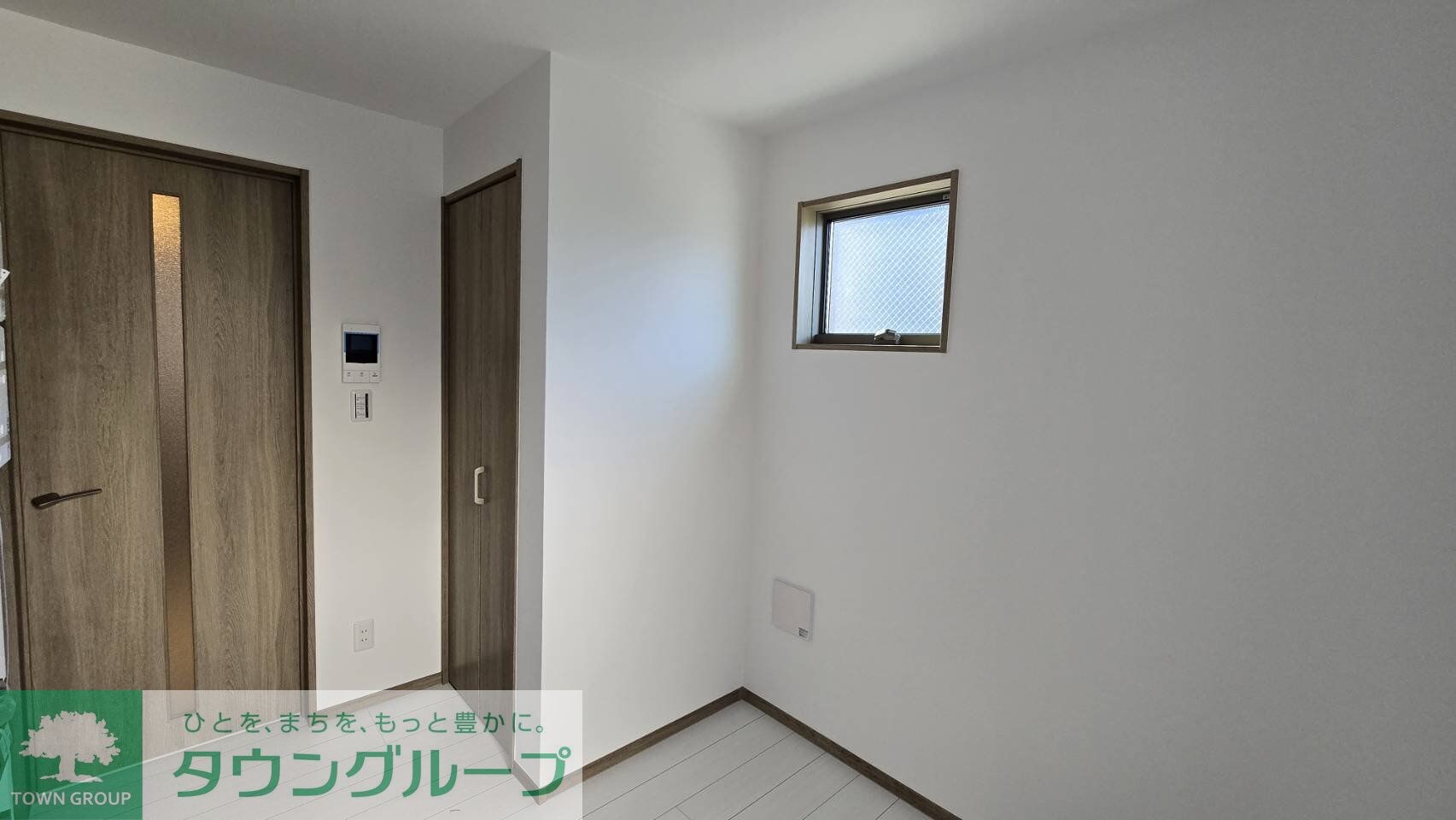 物件内観写真2　(リビング/居室)