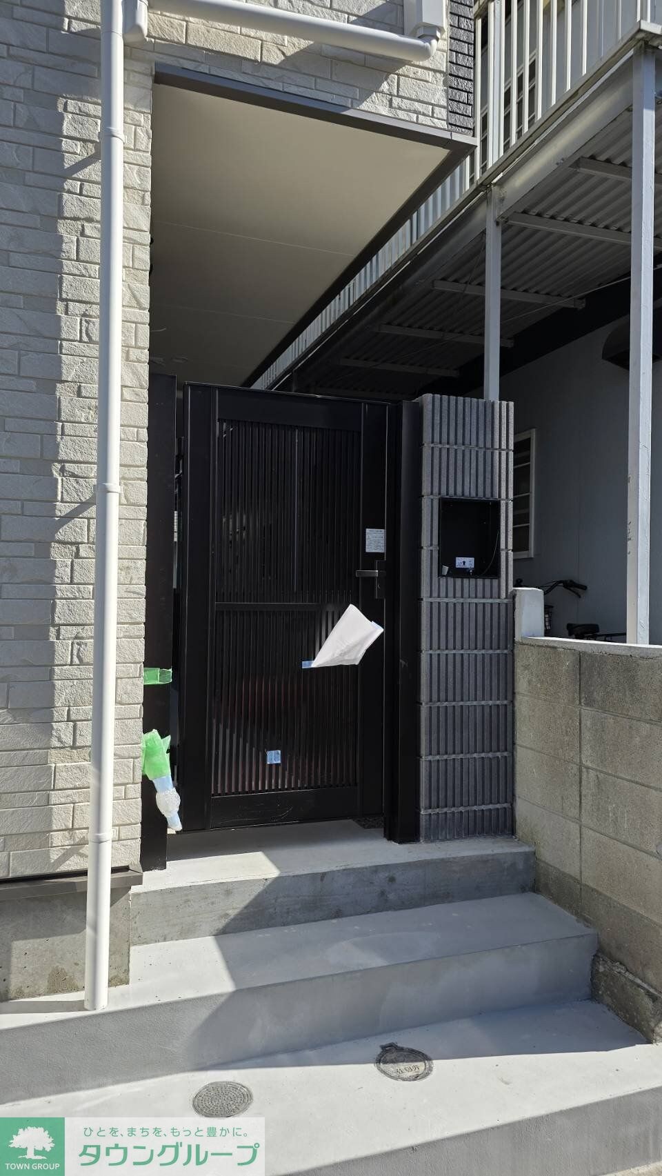 物件内観写真5　(エントランス)