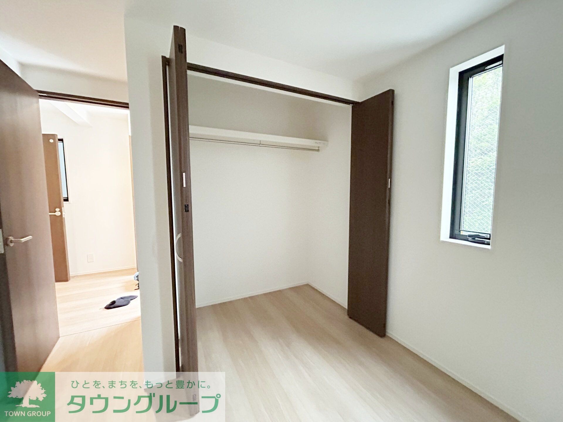 物件内観写真11　(1階洋室)