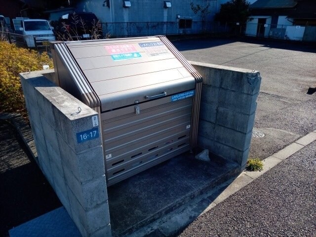 物件内観写真13　(ゴミ置場)