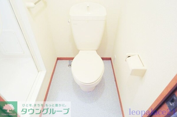 トイレ(同タイプ部屋の写真となり設備等は現況と異なる場合があります。)