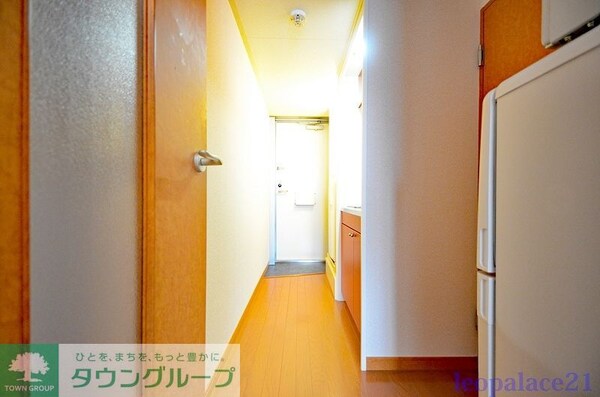 玄関(同タイプ部屋の写真となり設備等は現況と異なる場合があります。)