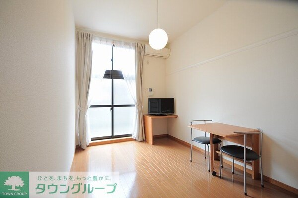 リビング・居室(同タイプ部屋の写真となり設備等は現況と異なる場合があります。)