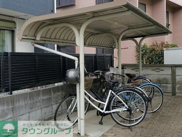 物件内観写真10　(駐輪場)