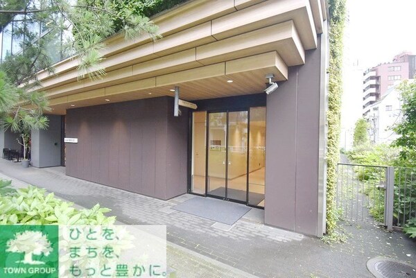エントランス(部屋探しは株式会社　タウンハウジング　までお気軽にお問合せ…)