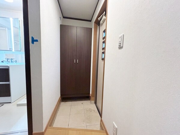 玄関(お部屋探しは株式会社　タウンハウジング　までお気軽にお問合…)