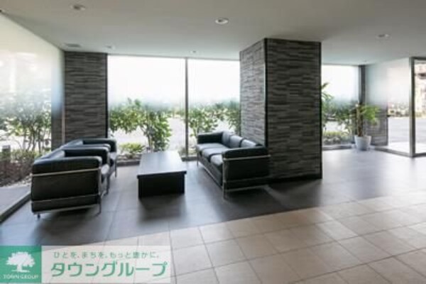 ロビー(部屋探しは株式会社　タウンハウジング　までお気軽にお問合せ…)