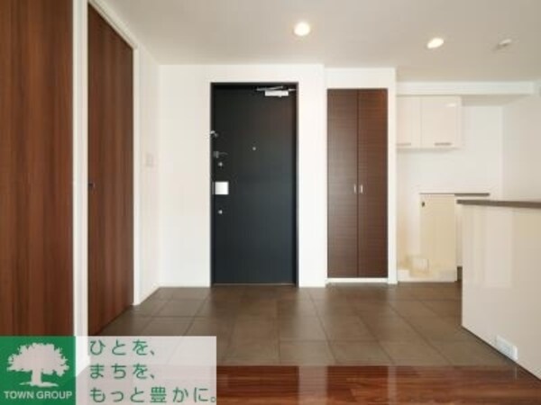 玄関(お部屋探しは株式会社　タウンハウジング　までお気軽にお問合…)