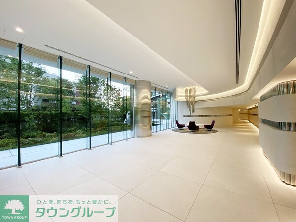 ロビー(部屋探しは株式会社　タウンハウジング　までお気軽にお問合せ…)